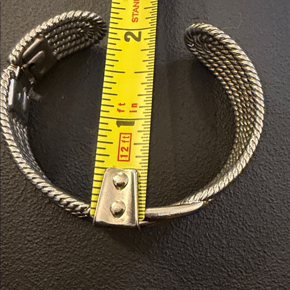 Elegant Silver-Tone Women's Bracelet - Picture 8 of 9